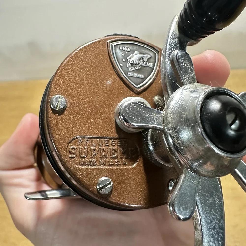 Vintage Pflueger Supreme 610B Bait Casting Fishing Reel Brown Level Wind